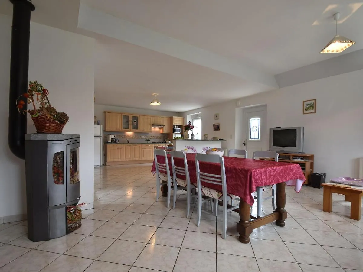 Tasteful Holiday Home In Plouvara With Garden Saint-Donan