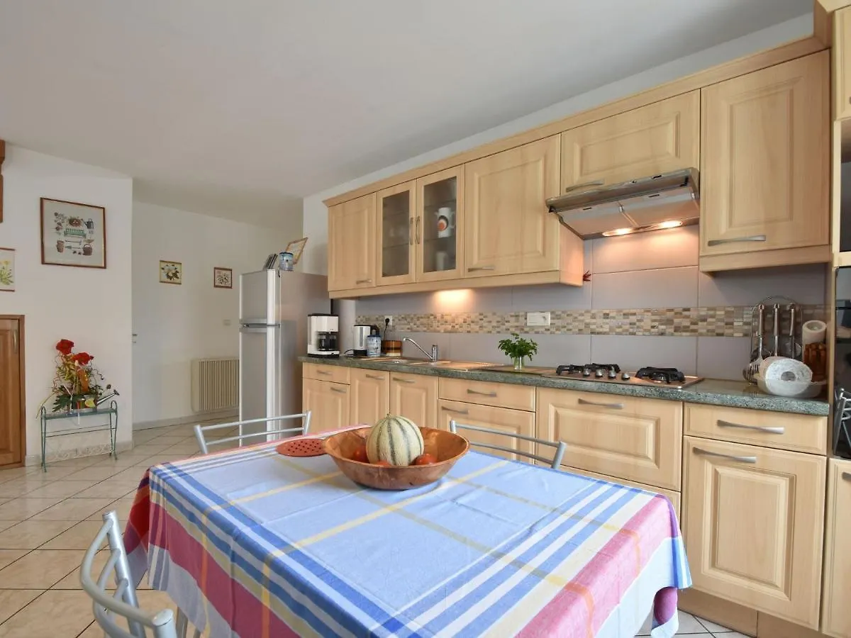 Tasteful Holiday Home In Plouvara With Garden Saint-Donan 0*,