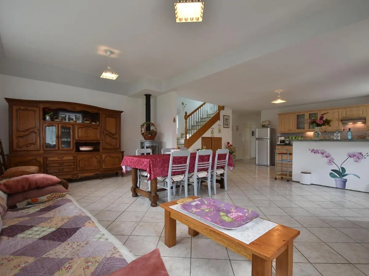 Tasteful Holiday Home In Plouvara With Garden Saint-Donan
