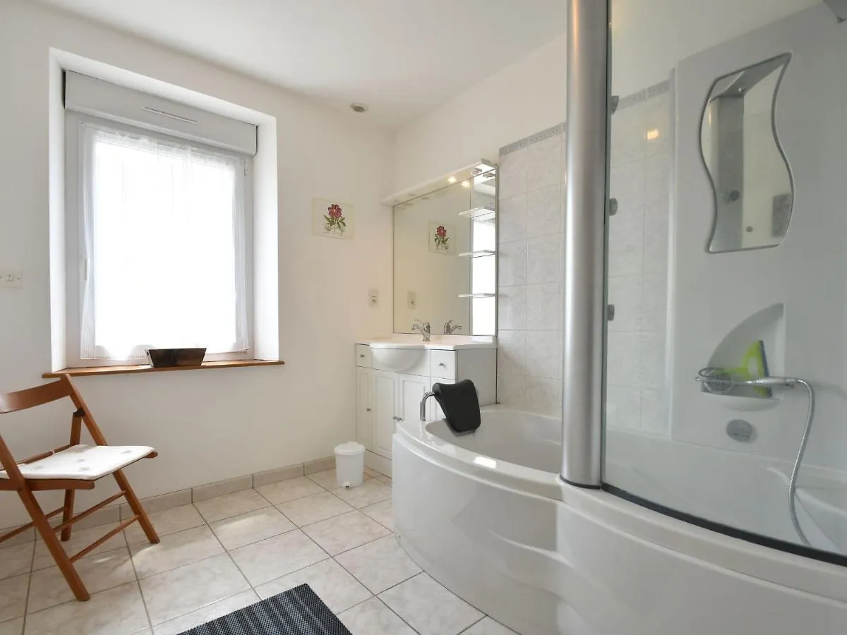 Tasteful Holiday Home In Plouvara With Garden Saint-Donan
