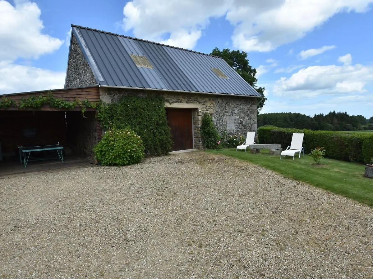 Tasteful Holiday Home In Plouvara With Garden Saint-Donan