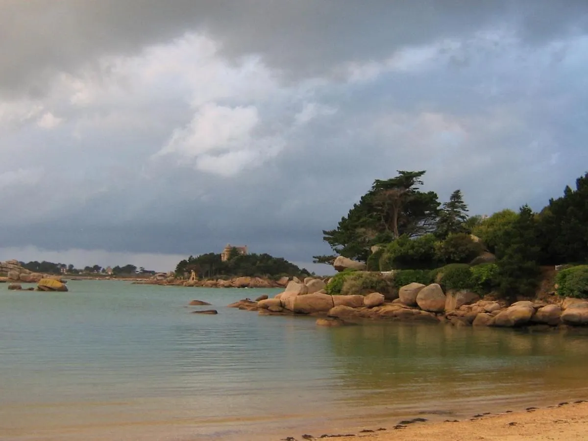 Tasteful Holiday Home In Plouvara With Garden Saint-Donan Franciaország