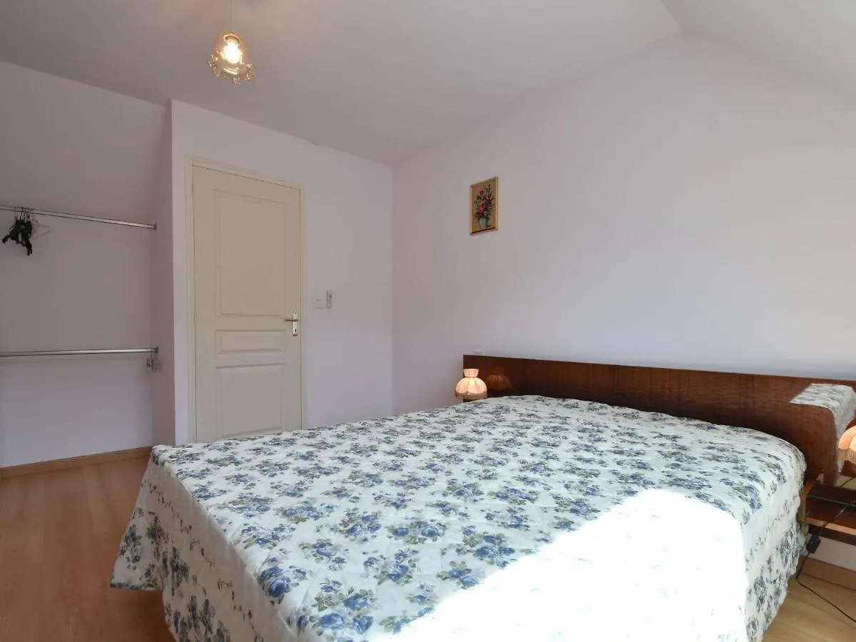 Tasteful Holiday Home In Plouvara With Garden Saint-Donan